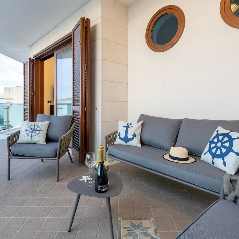 Casa Daneluzzi beachfront with terrace and garage - Two-Bedroom Apartment with Balcony - 28