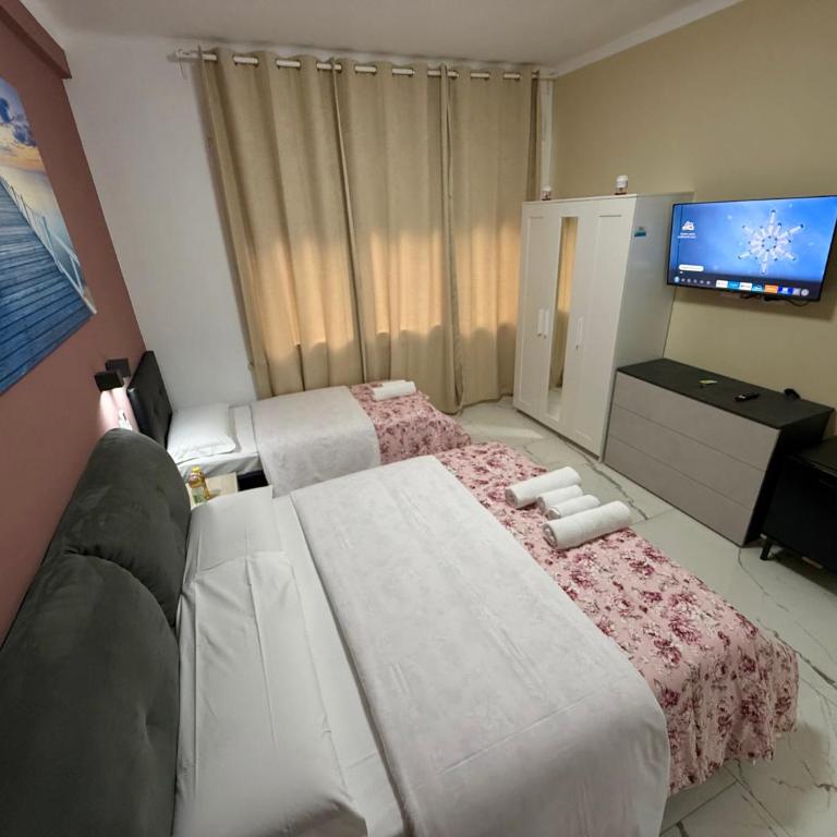 Desire guest House - Camera Tripla con Bagno Privato - 12