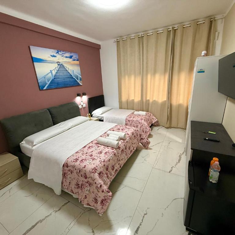 Desire guest House - Camera Tripla con Bagno Privato - 1