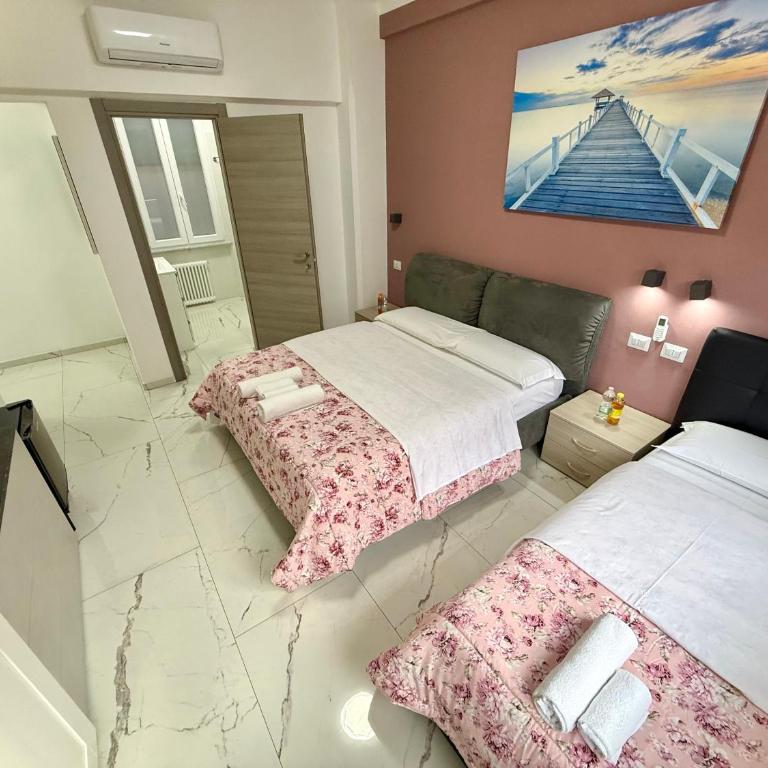Desire guest House - Camera Tripla con Bagno Privato - 8
