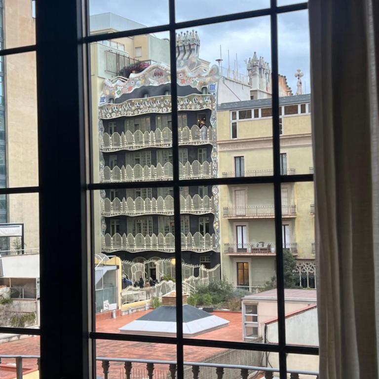 Top ten street in the world by Time Out Front View of Casa Batlló - Apartamento de 3 dormitorios - 3