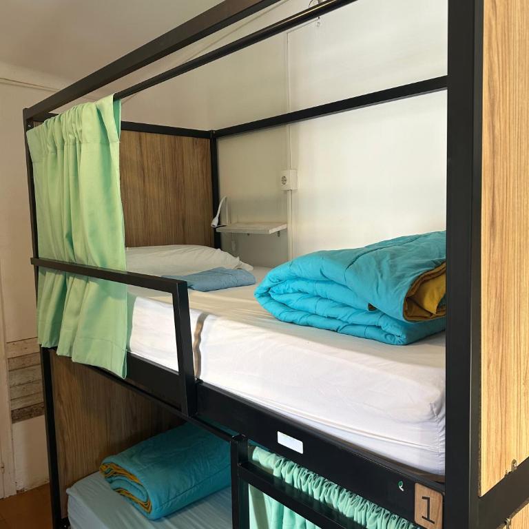 Can Cocollona - Cama en habitación compartida de 6 camas - 5