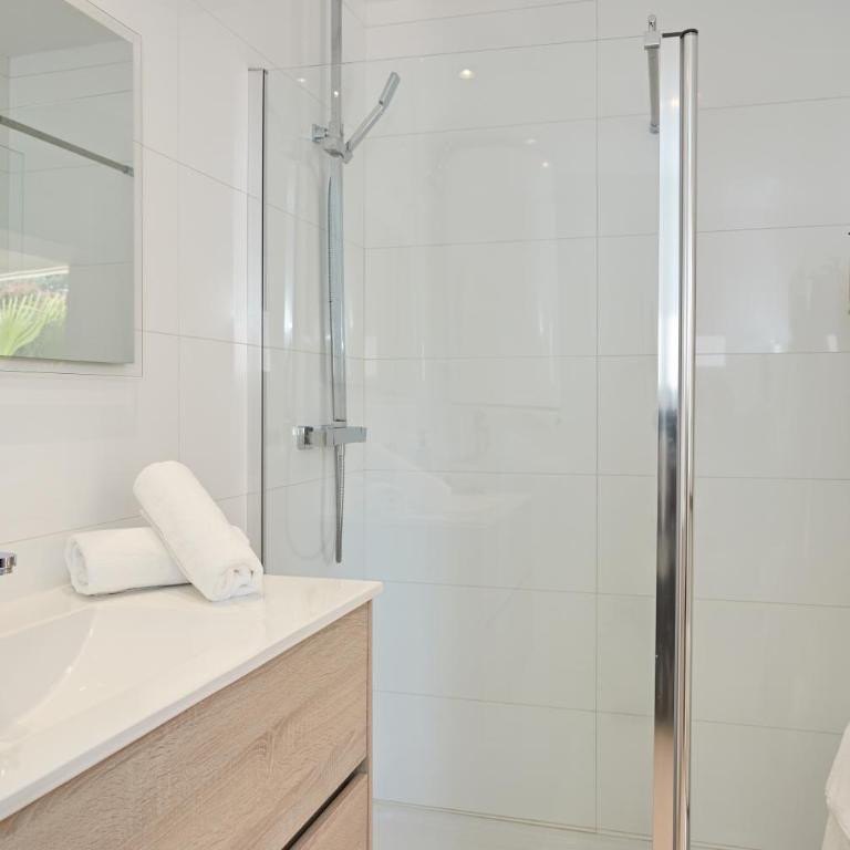 12 Person Ibiza Villa with Pool - Walk to Hï, Ushuaïa & Beach - Can Bossa - Villa - 23