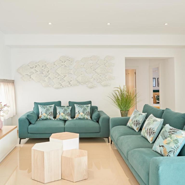 12 Person Ibiza Villa with Pool - Walk to Hï, Ushuaïa & Beach - Can Bossa - Villa - 4