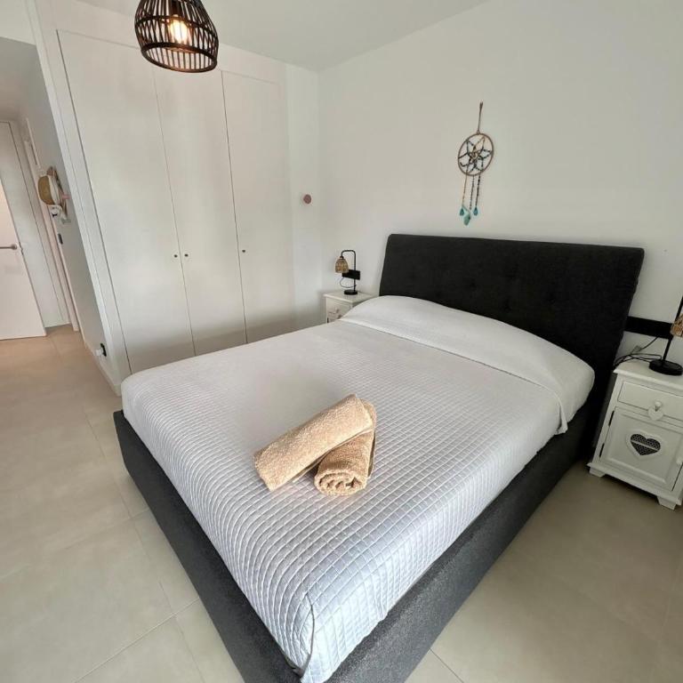 Apartamento H&M con Padel, Piscina y vistas al mar - Three-Bedroom Apartment - 19