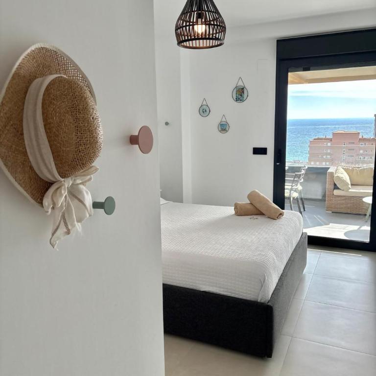 Apartamento H&M con Padel, Piscina y vistas al mar - Three-Bedroom Apartment - 18