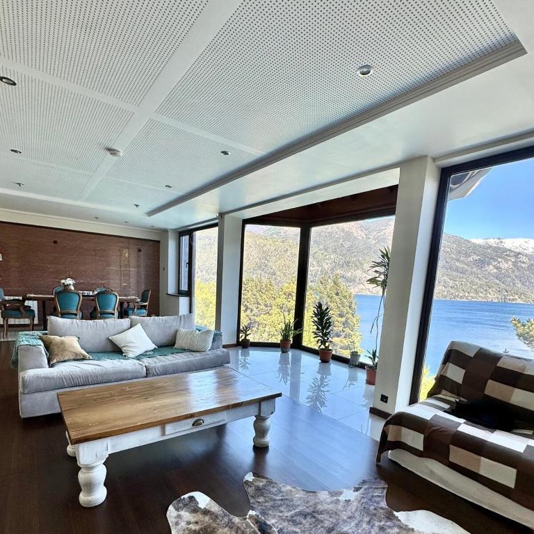 Luxury House with Private Beach and Pool - Villa - 7
