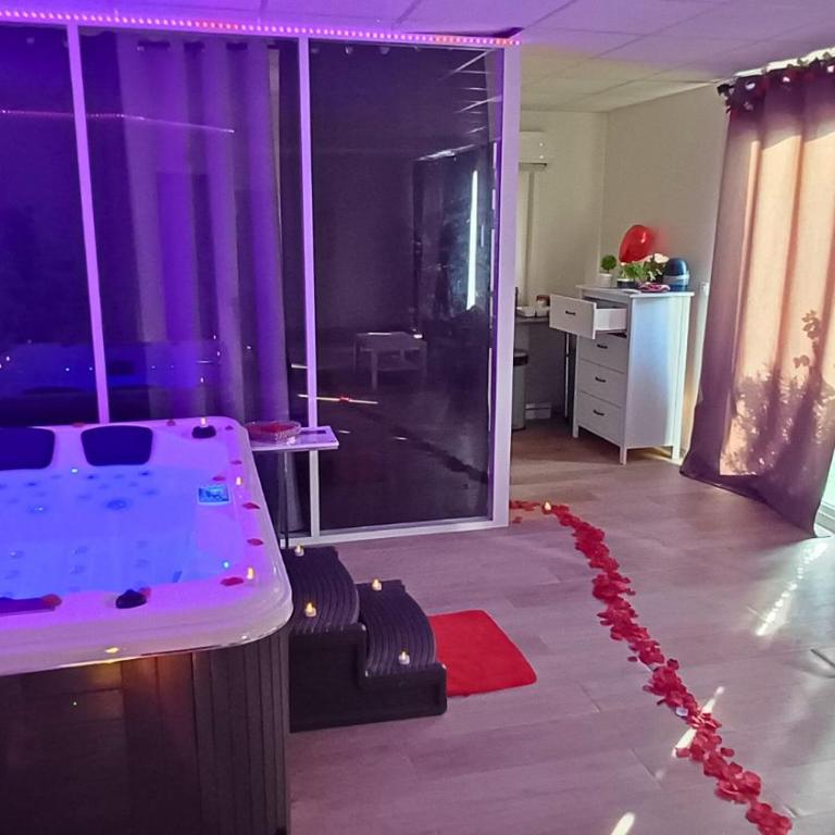 CocoonSPA LoveRoom Jacuzzi - One-Bedroom Apartment - 10