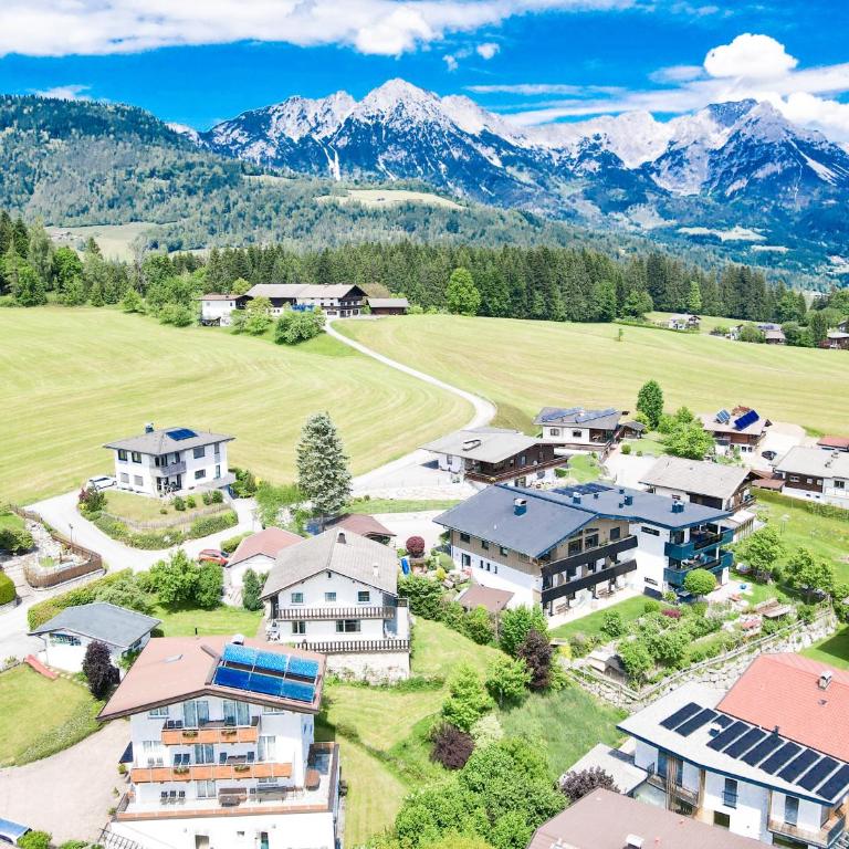 Gruber Alpin Living - Ferienhaus mit Dusche - 24