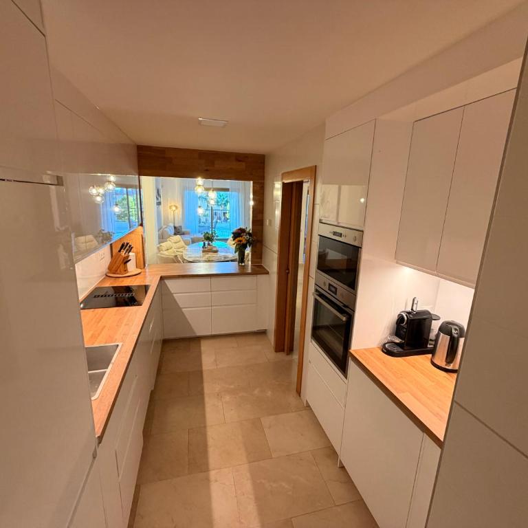 Benahavis Holidays - Apartamento Deluxe de 2 dormitorios con vistas al jardín - 10