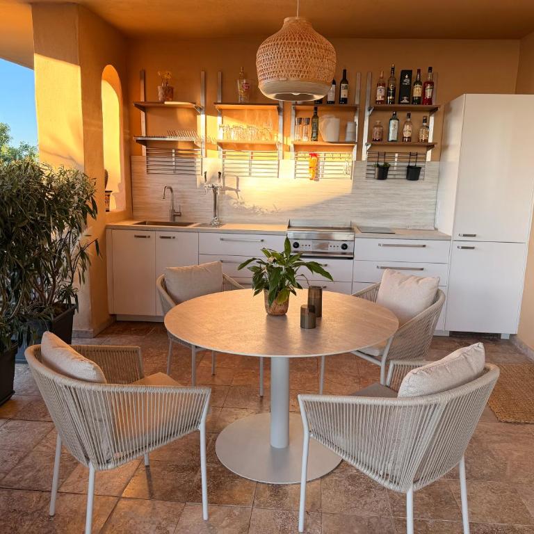 Benahavis Holidays - Apartamento Deluxe de 2 dormitorios con vistas al jardín - 37