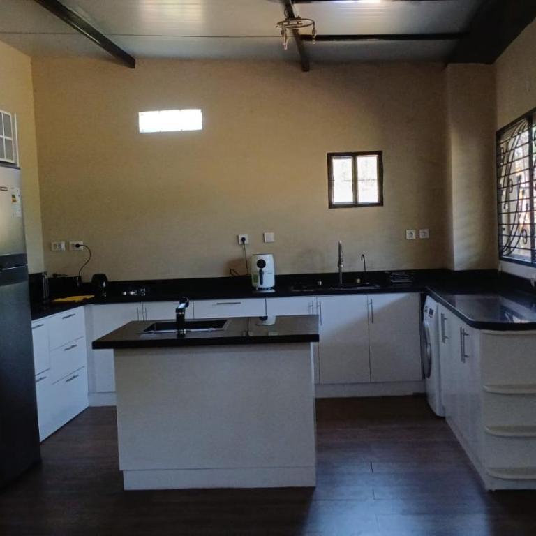 Casa Fernández - Three-Bedroom House - 1