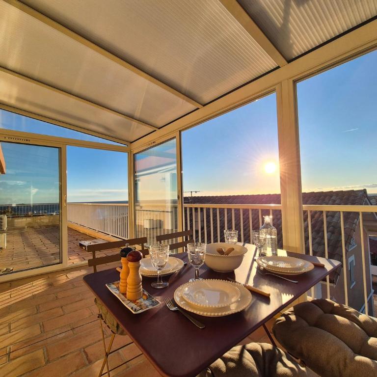 superbe T3 refait à neuf, vue mer panoramique, place de parking - Two-Bedroom Apartment - 15