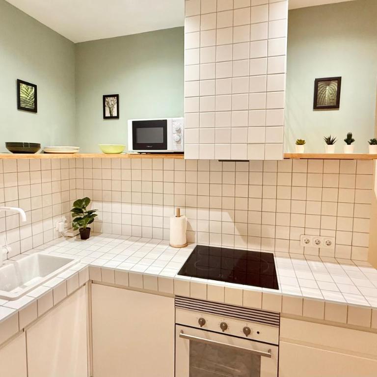 Piso Reformado con Historia en cada Rincon-Vive Zaragoza XIV - Two-Bedroom Apartment - 8