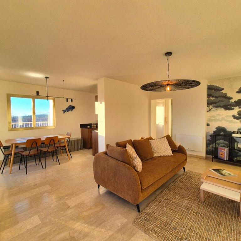 superbe T3 refait à neuf, vue mer panoramique, place de parking - Two-Bedroom Apartment - 10