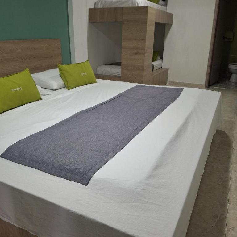 Ayenda 1122 Victoria - Standard Quadruple Room - 3