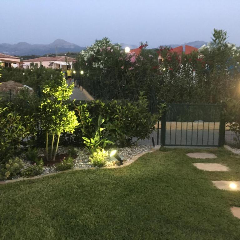 Pine Beach House - Villaggio Turistico con Piscina e Animazione - Maison de Vacances - 28