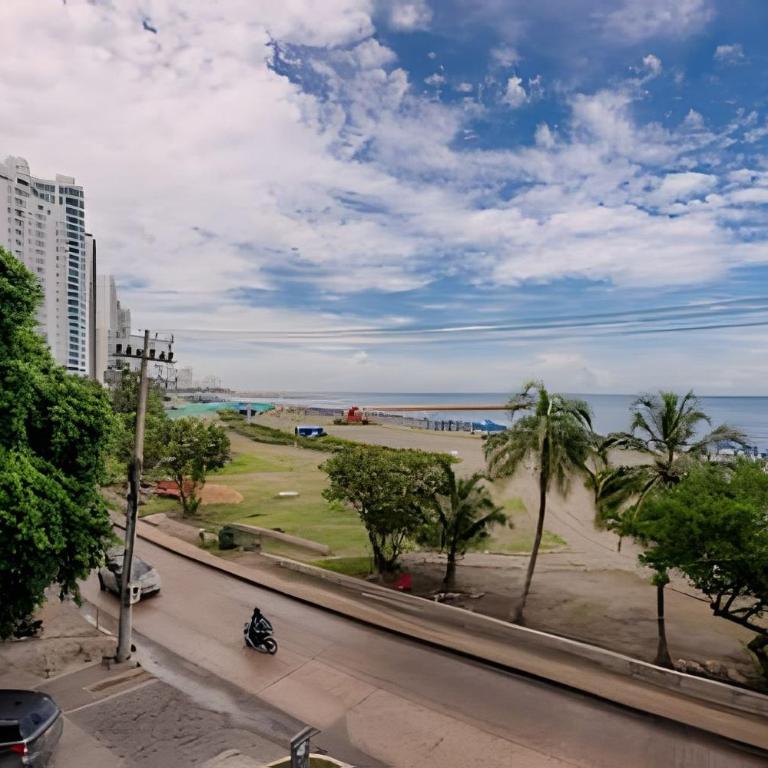 Premium con ubicación excelente en Bocagrande - One-Bedroom Apartment with Balcony and Water View - 25