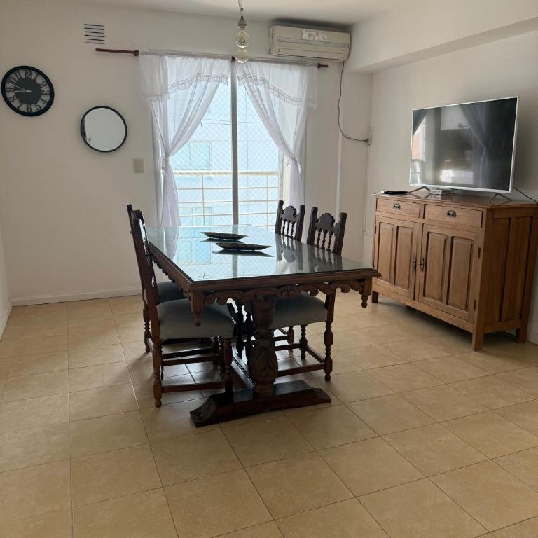 Dpto con asador excelente ubicación - Two-Bedroom Apartment - 2
