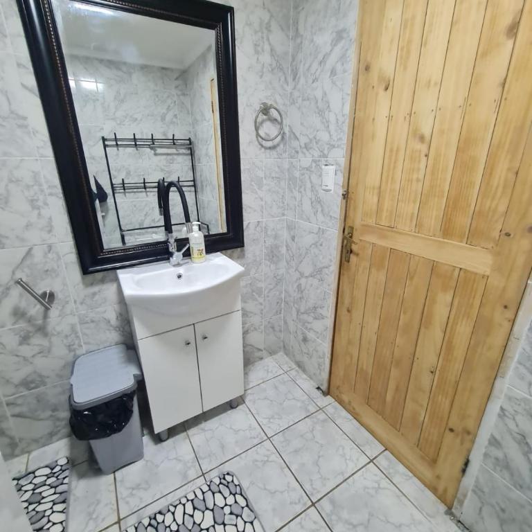 Tu Casa familiar ideal, centrica en Lican Ray - Three-Bedroom House - 12