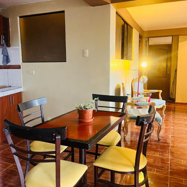 New colorful & artsy home, fam perfect, great wifi for working - Apartamento de 2 dormitorios - 64
