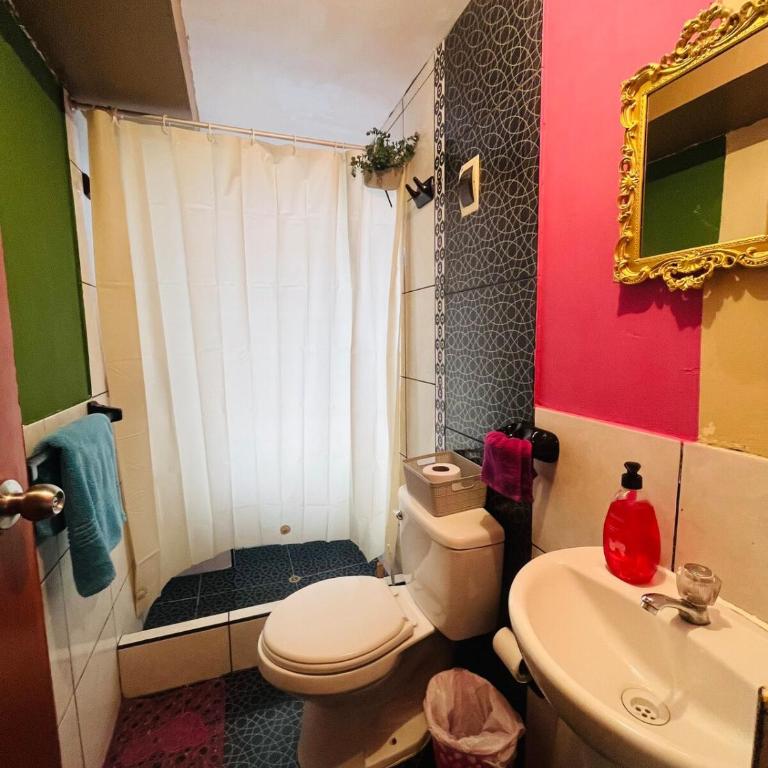 New colorful & artsy home, fam perfect, great wifi for working - Apartamento de 2 dormitorios - 78