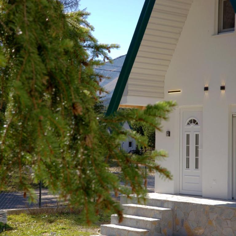 Durmitor Gardens - One-Bedroom Apartment - 1