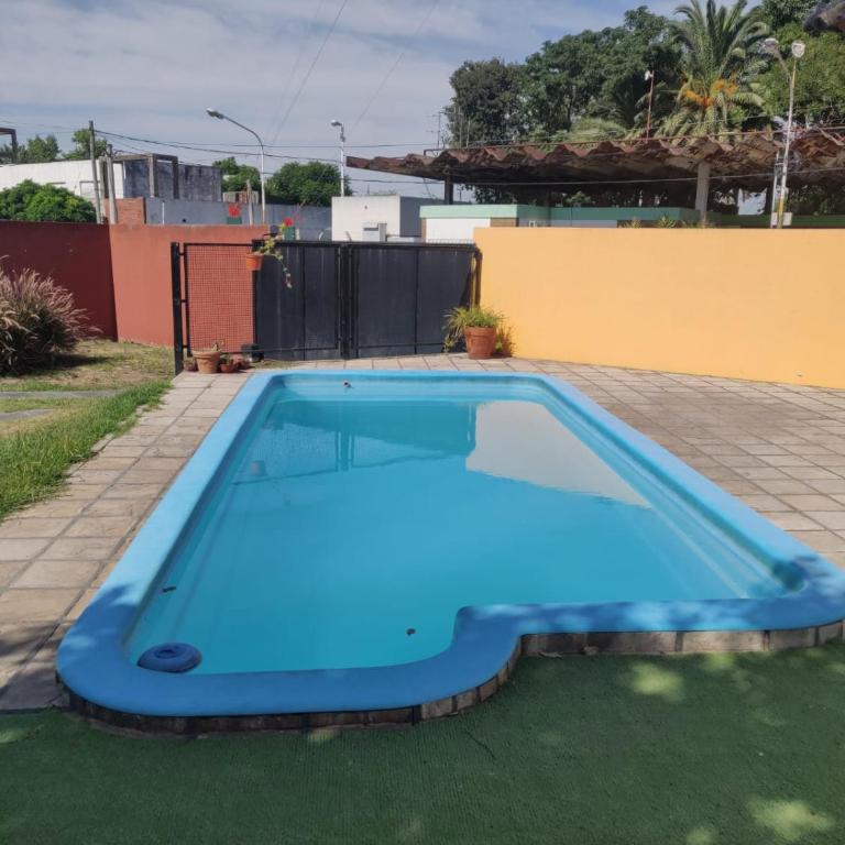 Hermosa casa cerca del centro y la laguna - Three-Bedroom House - 2