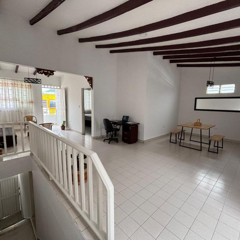 Casa grande en el centro de Roldanillo - Apartamento - 1