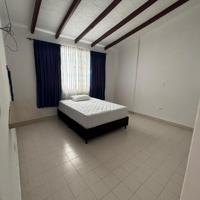 Casa grande en el centro de Roldanillo - Apartamento - 6