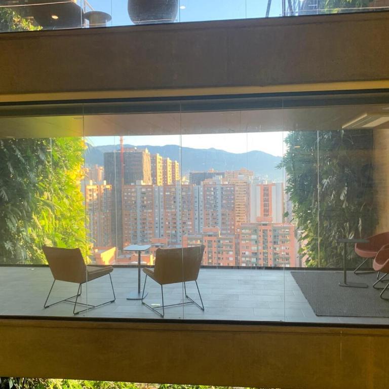 Art, design and urban life in Medellín loft - One-Bedroom Apartment - 15