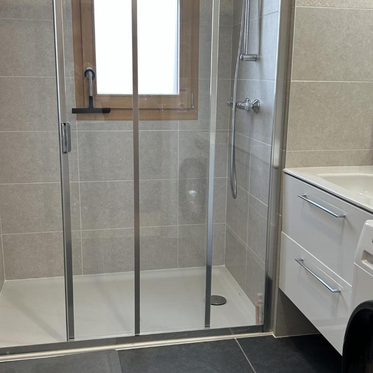 Appartement moderne 2 chambres, WIFI & Parking, Arâches-la-Frasse - FR-1-836-31 - Appartement - 3