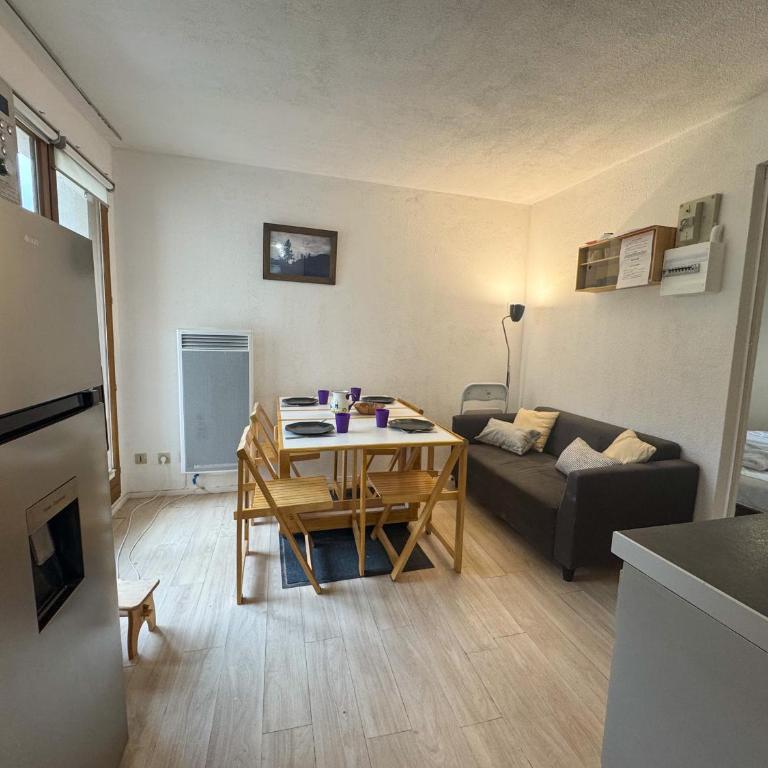 Appartement cosy à Bernex, proche des pistes et sentiers, avec terrasse ensoleillée et wifi. - Appartement 1 Chambre - 8