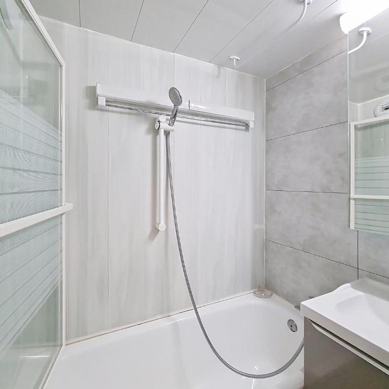 Appartement 4 pers. Balcon sud, proche pistes - FR-1-832-9 - Appartamento - 8