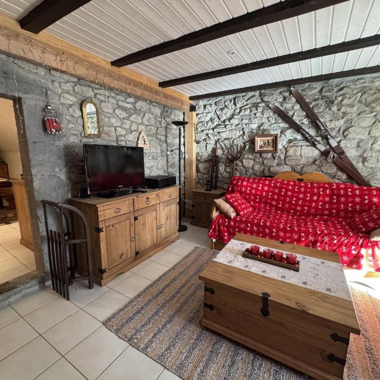 Appartement de charme dans chalet rénové - Animaux et parking - FR-1-836-54 - Appartement - 5