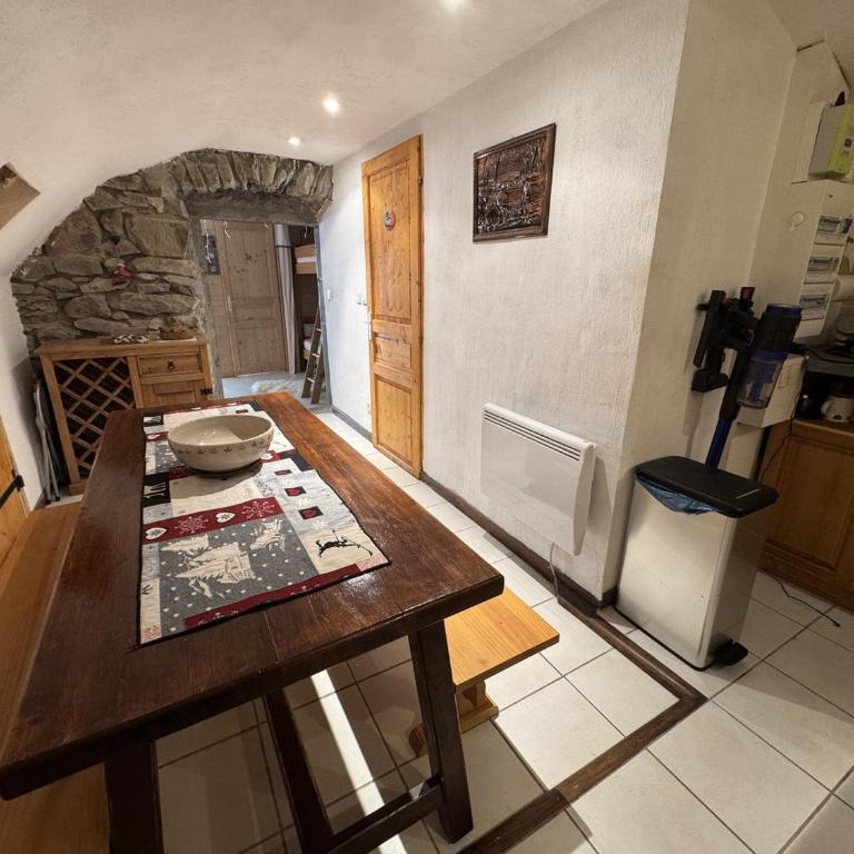 Appartement de charme dans chalet rénové - Animaux et parking - FR-1-836-54 - Appartement - 12