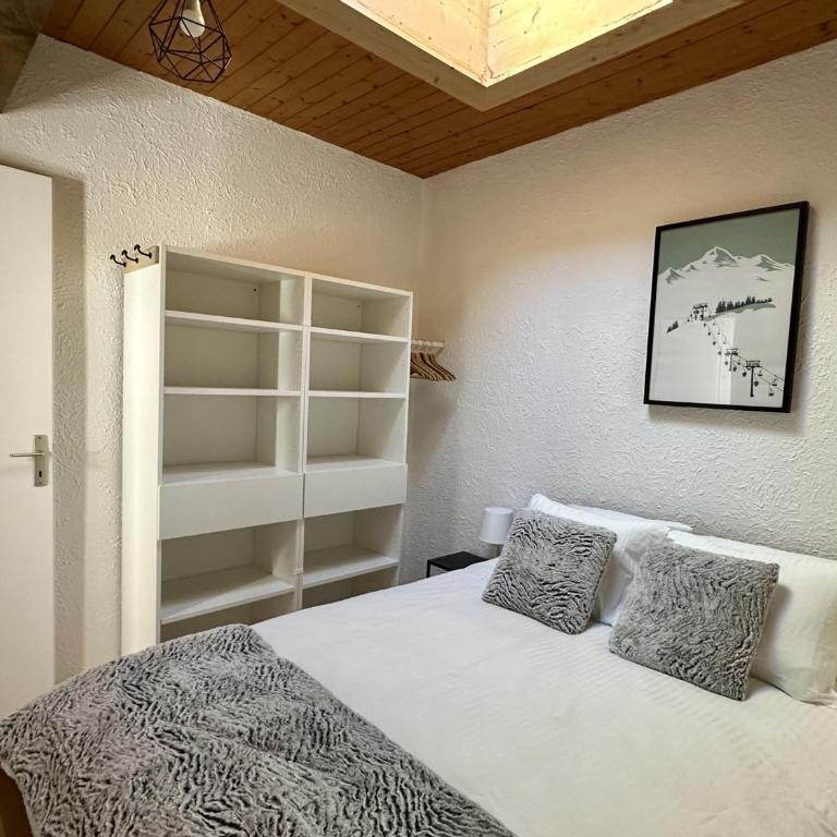 Duplex 4 chambres, centre à 4min, skibus à la porte, WiFi - FR-1-836-53 - Apartment - 13