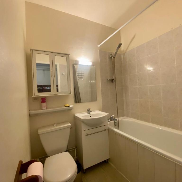 Studio Cabine 21m², 5 pers - Près commerces Les Angles - Studio - 5