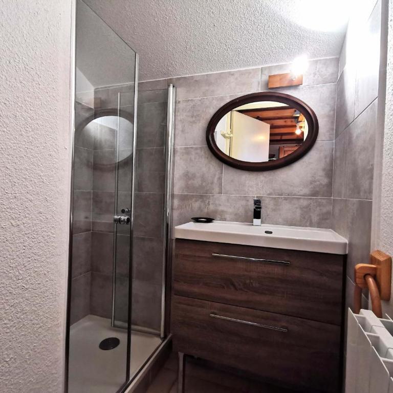 Appartement cosy 4-6 pers avec balcon proche pistes, TV, ascenseur et casier à ski - Appartement 1 Chambre - 10