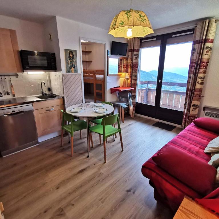Location 2 pièces cabine, pied des pistes, balcon, 4-6 pers, proche ESF et commodités - Appartement 1 Chambre - 8