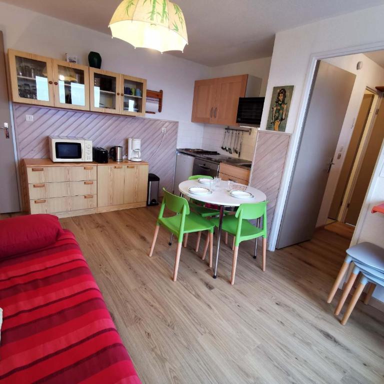 Location 2 pièces cabine, pied des pistes, balcon, 4-6 pers, proche ESF et commodités - Appartement 1 Chambre - 12