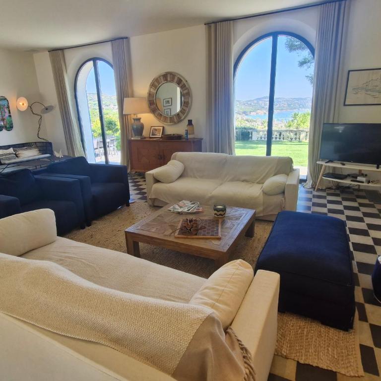 Villa 8 Pièces avec piscine privée et vue mer à Sainte-Maxime - FR-1-780-11 - Villa - 4