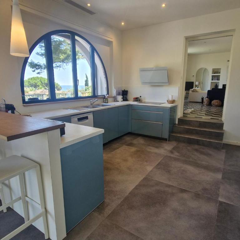 Villa 8 Pièces avec piscine privée et vue mer à Sainte-Maxime - FR-1-780-11 - Villa - 8