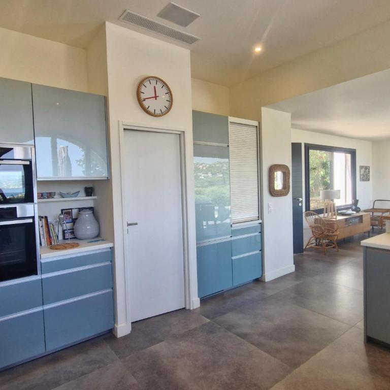 Villa 8 Pièces avec piscine privée et vue mer à Sainte-Maxime - FR-1-780-11 - Villa - 16