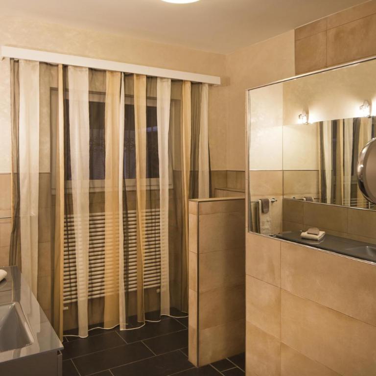Boutique Hotel Albergo Brione - Suite con Vista Lago - 5