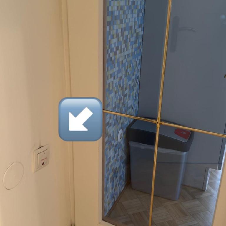 Guesthouse Mozart - Apartment House - Dreibettzimmer mit Badewanne - 2