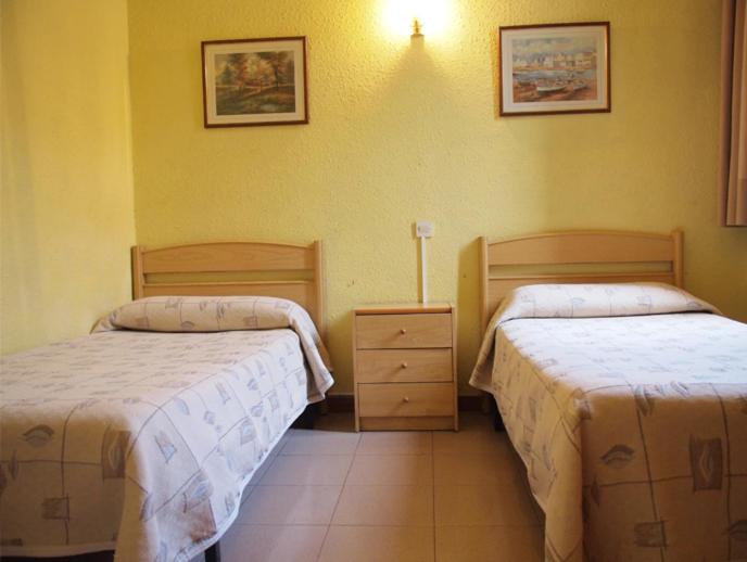 Hostal Delfos - Double or Twin Room with Shared Bathroom - 1