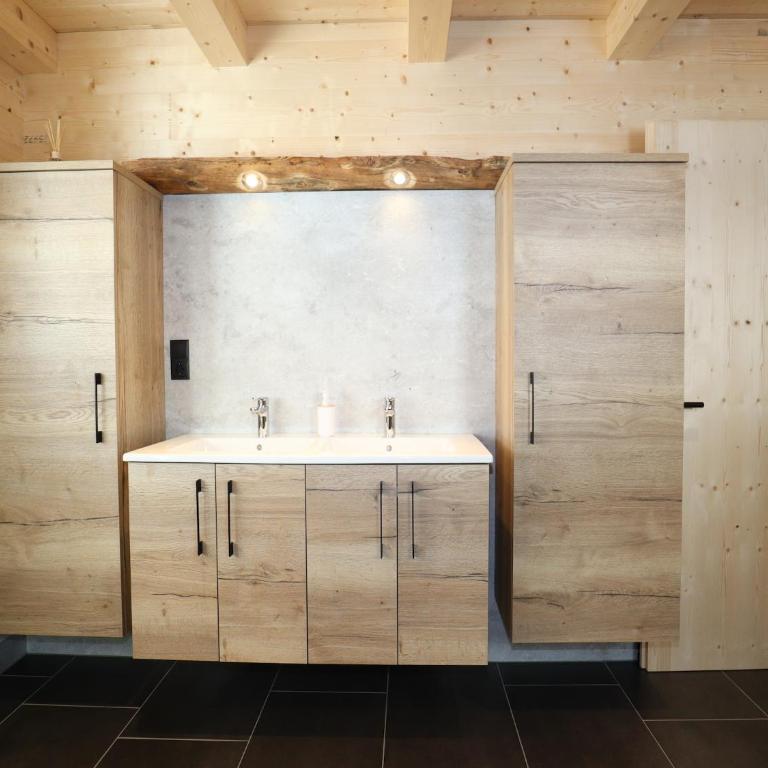 Chalet at 1700m with panoramic views - Ferienhaus mit 3 Schlafzimmern - 28