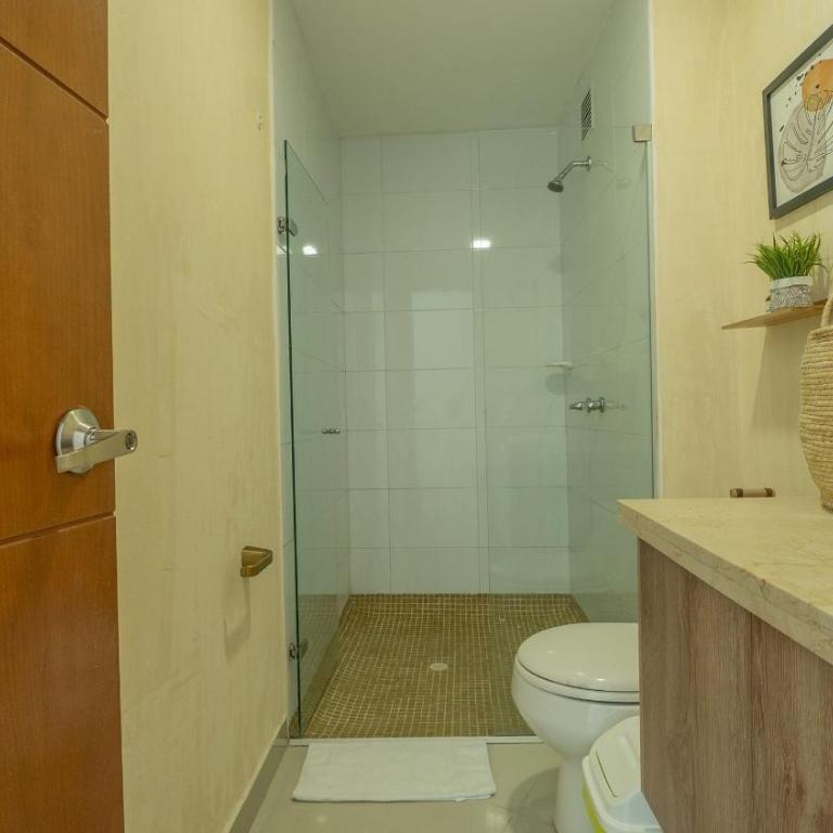 Un espacio sofisticado en medio de El Laguito Edificio Poseidon del Caribe - Apartamento de 2 dormitorios con balcón y vistas al mar - 16