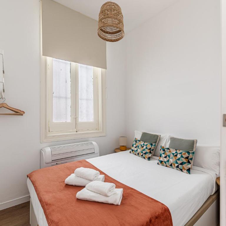 Queen's Malasaña Boutique I - Alojamiento corta estancia - Three-Bedroom Apartment - 17